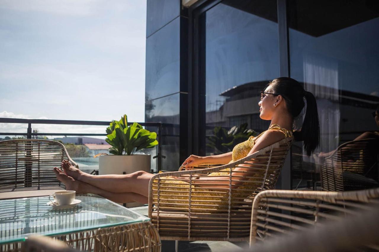 Stonehill Suites Bacolod Ngoại thất bức ảnh