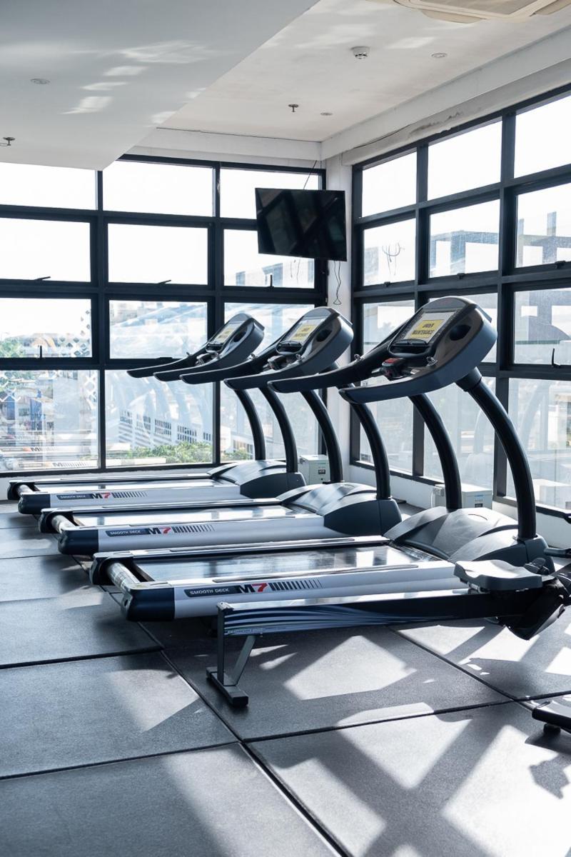 Stonehill Suites Bacolod Ngoại thất bức ảnh
