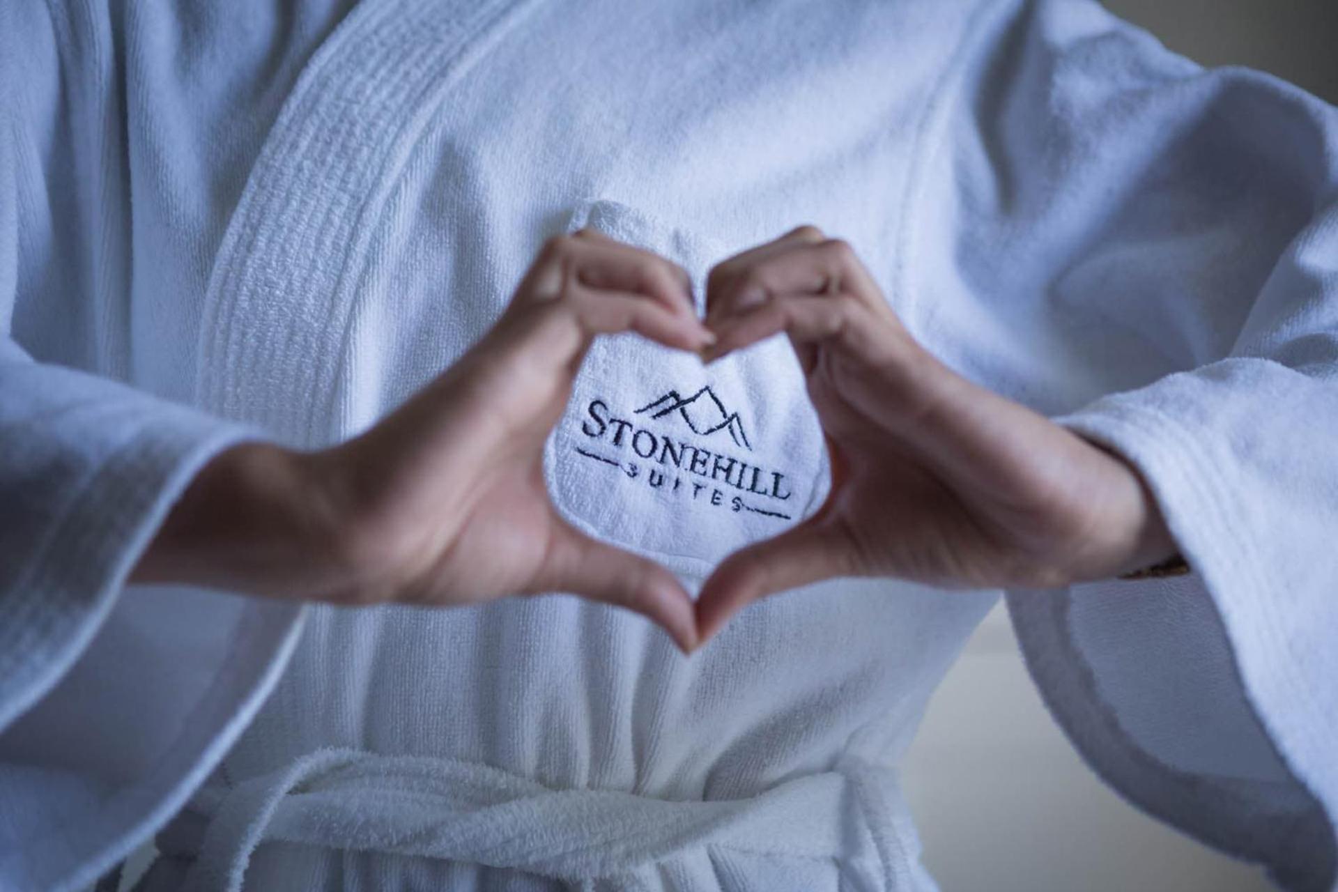 Stonehill Suites Bacolod Ngoại thất bức ảnh