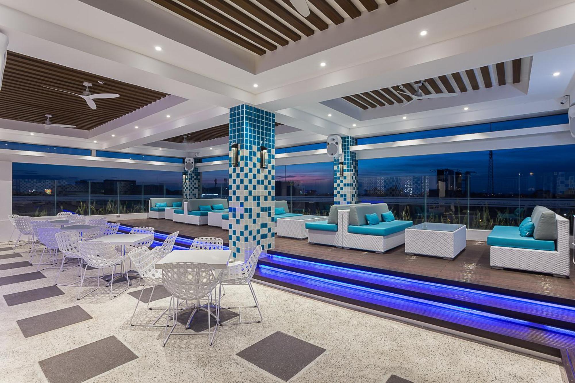 Stonehill Suites Bacolod Ngoại thất bức ảnh