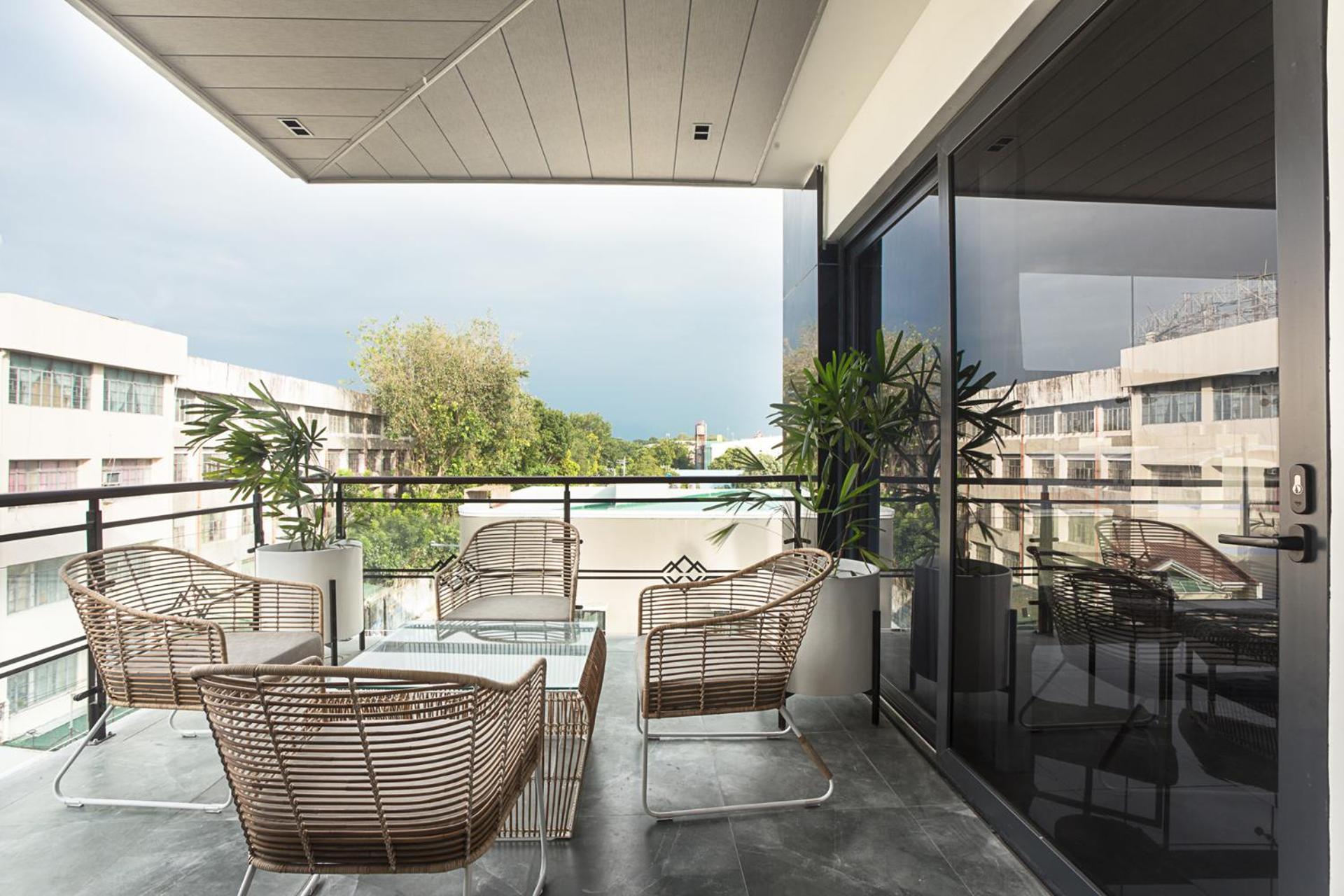 Stonehill Suites Bacolod Ngoại thất bức ảnh