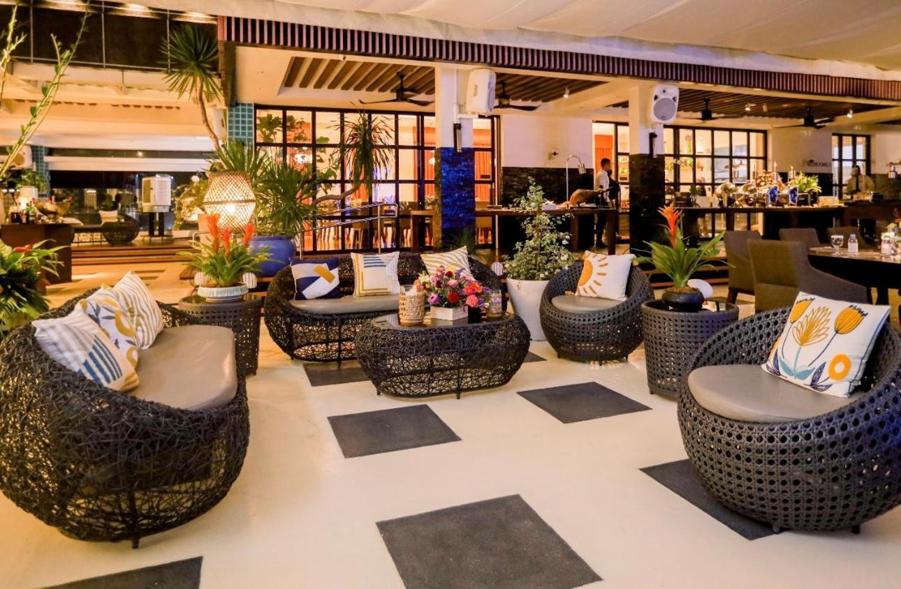 Stonehill Suites Bacolod Ngoại thất bức ảnh